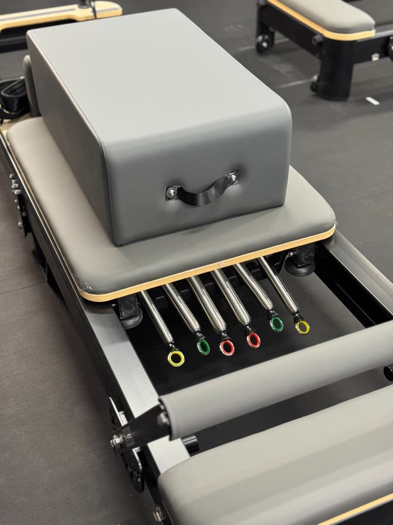 ピラティスリフォーマーマシン